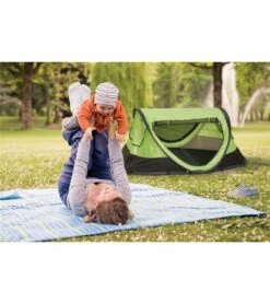 Kidco Peapod Plus Travel Bed - Kiwi -Stroller Promotion Store kidco peapod plus travel bed kiwi 240