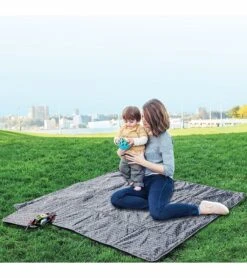Skip Hop Central Park Outdoor Blanket - Grey Feather -Stroller Promotion Store skip hop central park outdoor blanket grey feather 251