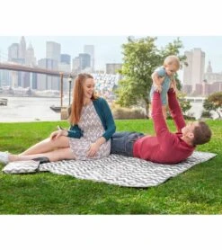 Skip Hop Central Park Outdoor Blanket - Triangles -Stroller Promotion Store skip hop central park outdoor blanket triangles 224